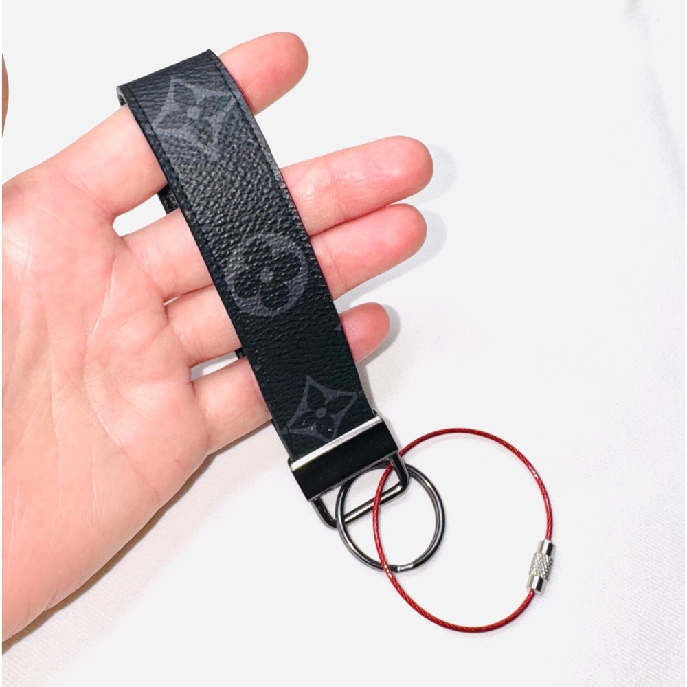 Lv Black Eclipse Monogram Keychain Key Holder - image 1